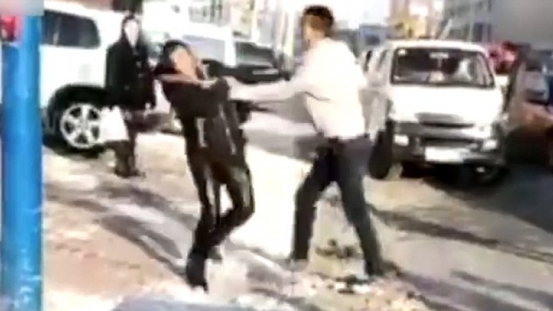 Жижигхэн байр авч өглөө гэж ээж аавыгаа гудамжинд зоджээ